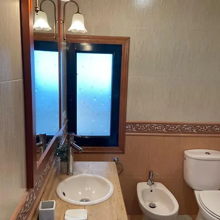 Сasa de vacaciones Preciosa Casa En Bembrive Vigo